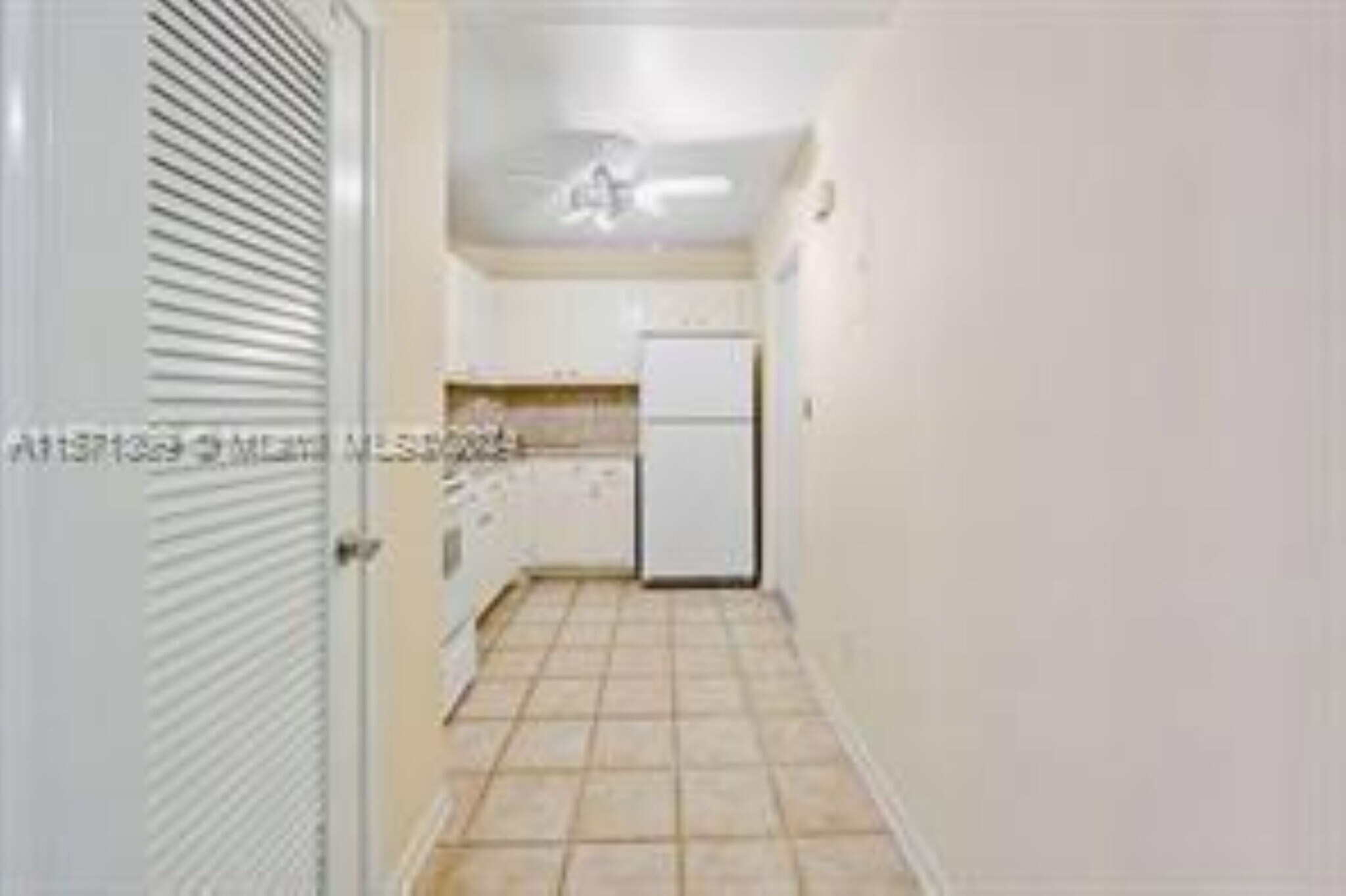 Building Photo - 124 NE 19th Ct