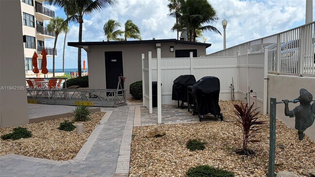 Building Photo - 3800 Galt Ocean Dr