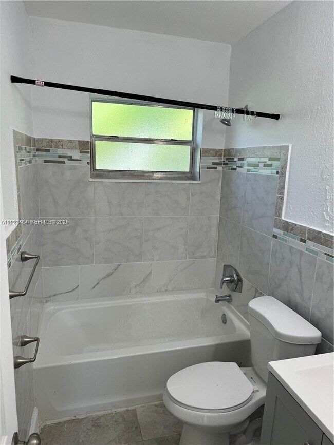 Building Photo - 1429 NE 118th Terrace