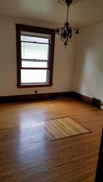 Building Photo - 532 W Wilson St