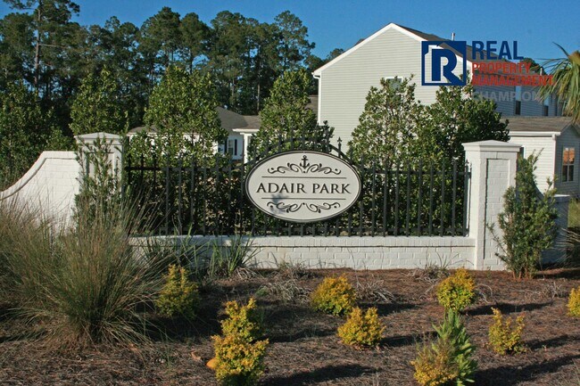Building Photo - Beautiful Home with Spacious and Open Floorplan