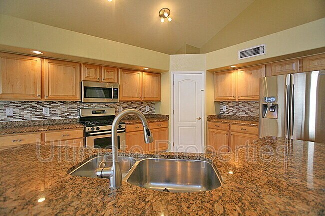 Building Photo - 6336 W Misty Willow Ln