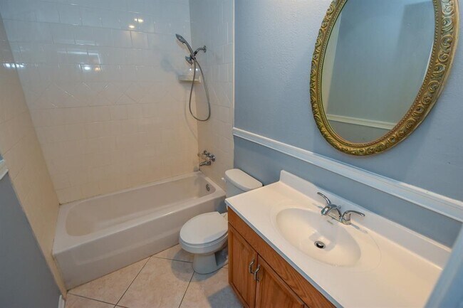 Building Photo - 4631 Lochshin Dr