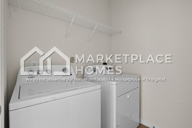 Building Photo - 15623 Plum Brk Dr