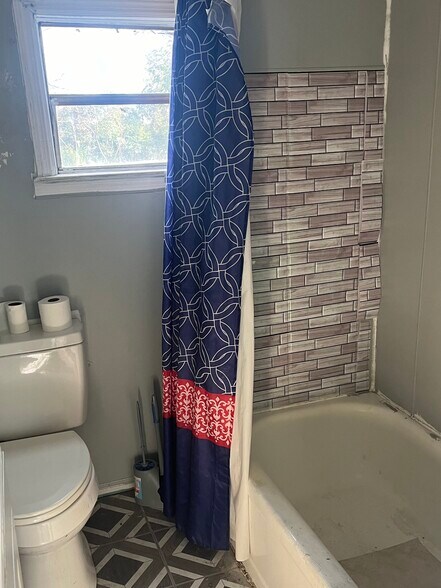 Building Photo - 259 Forest Ave