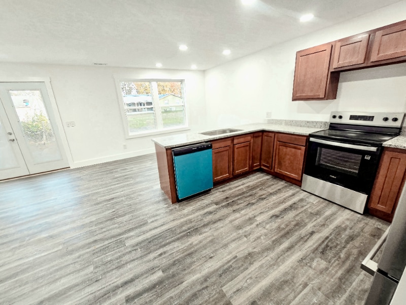 Building Photo - 116 Ivy Trce