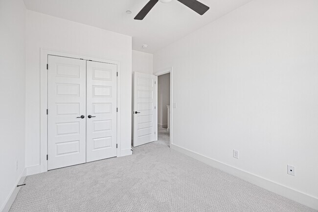 Building Photo - 3065 Inman Dr