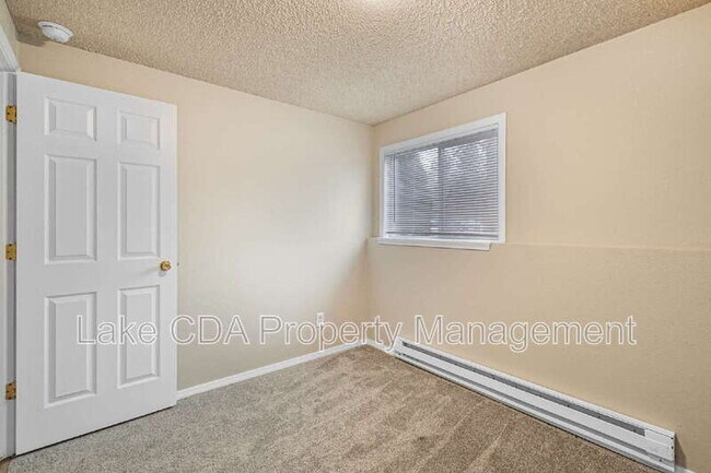 Building Photo - 908 N 2nd St