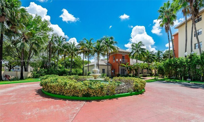 Building Photo - 8290 Lake Dr
