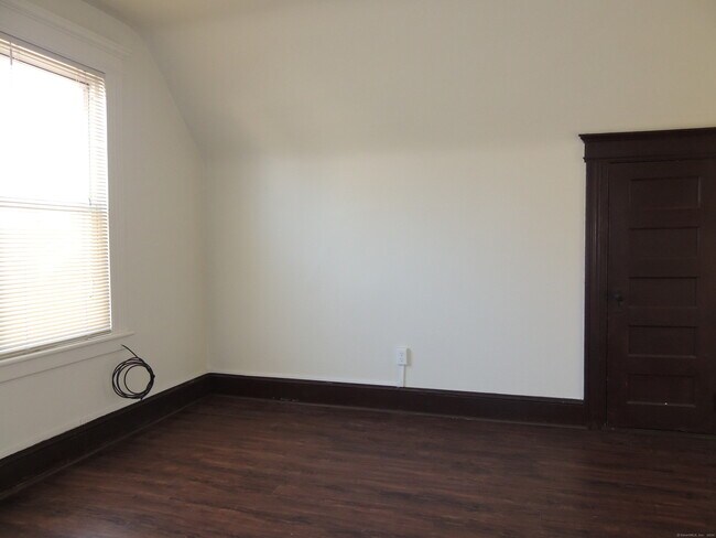 Building Photo - 125 Wilson St