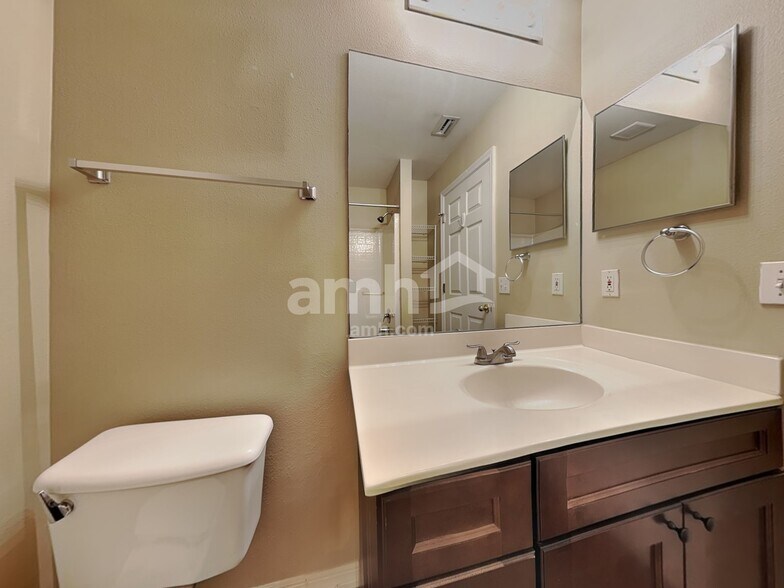 Building Photo - 5920 Rotella Dr