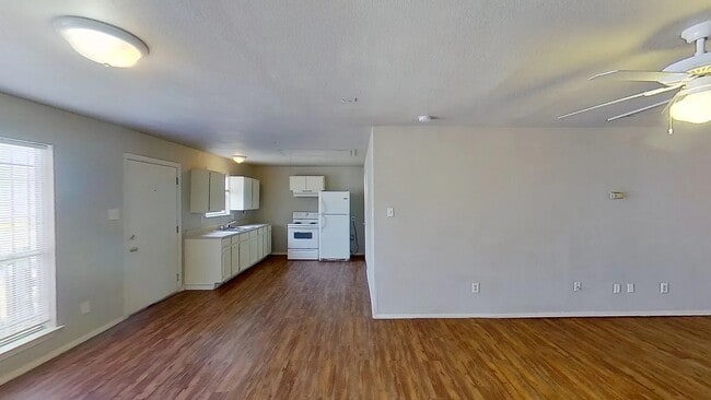 Building Photo - 2703 Kool Ave