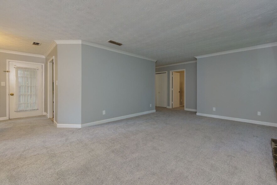 Building Photo - 1003 Country Park Dr