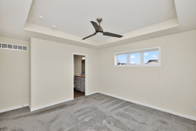 Building Photo - BEAUTIFUL CORNER LOT!! 3 Bedroom, 2 Bathroom Home in Des Moines!