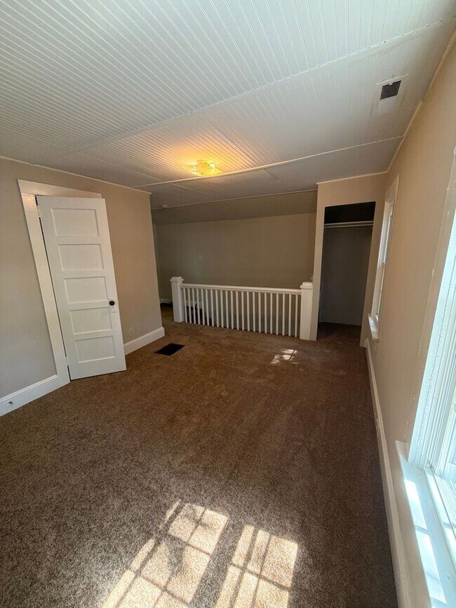 Building Photo - 3516 Eastway Dr
