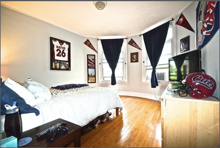 Building Photo - 1793 Beacon St