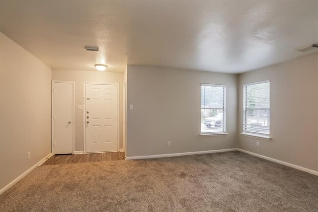 Building Photo - 430 Remington Creek Dr