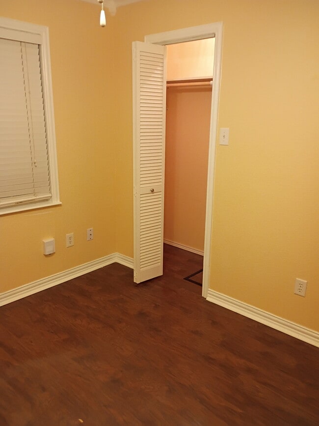 Building Photo - 4404 Monna St