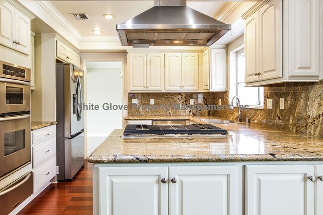 Building Photo - Beautiful 3 Bedroom in Fullerton's President Homes Neighborhood