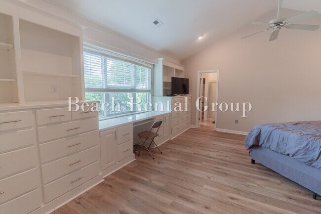 Building Photo - 3 Bedroom Gated Community in Surfside Beach