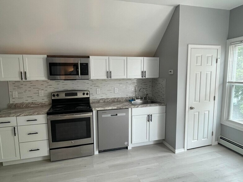 Building Photo - 378 Central Ave