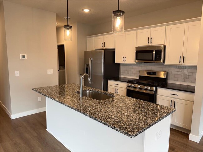 Building Photo - 10427 Robinwood Ct