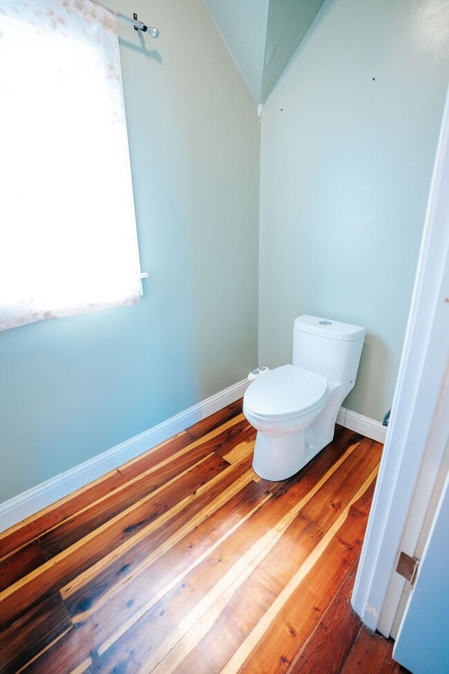 Building Photo - Charming 3-Bedroom Victorian Home in the H...
