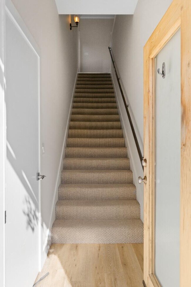 Building Photo - 193 Carmel Ave