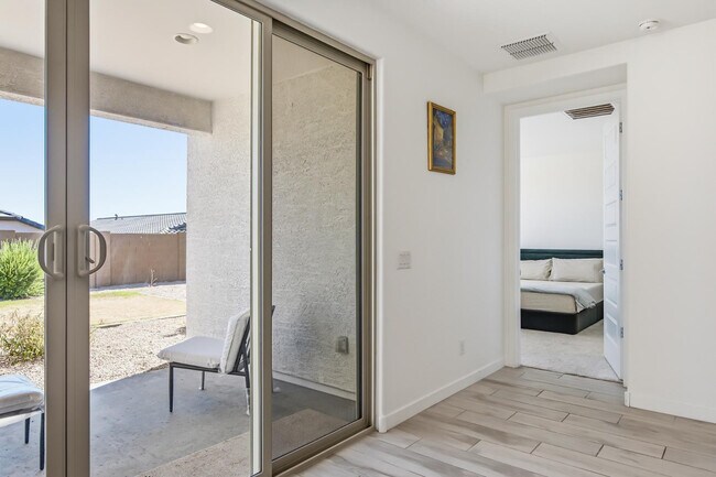 Building Photo - 2053 W Sienna Bouquet Pl
