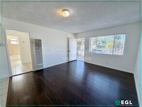 Building Photo - 126 Jullien St