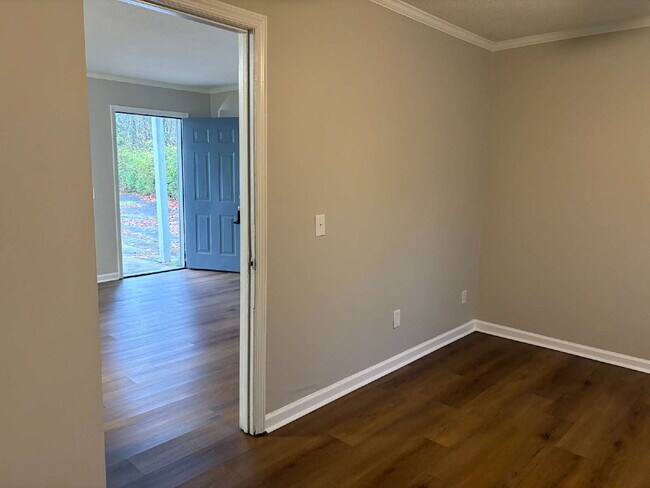 Building Photo - 105 P' Poole Ave #101: Red Bank 1Bed/1Bath Apartment w/ Laundry Units, Central AC, and Granite Co...