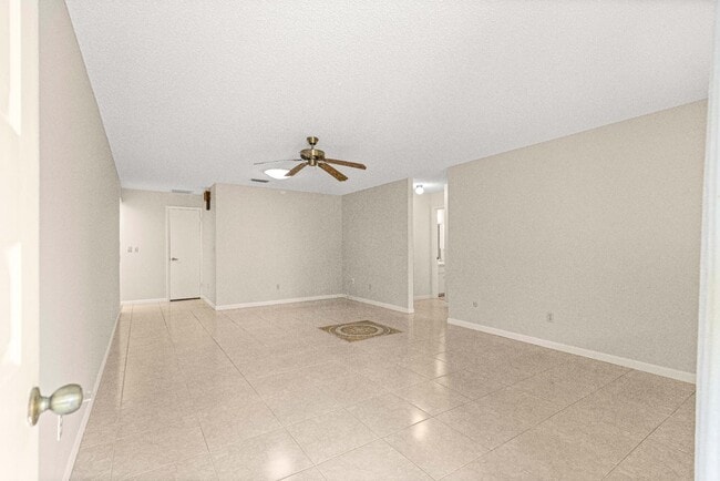 Building Photo - 8665 SW 94th St