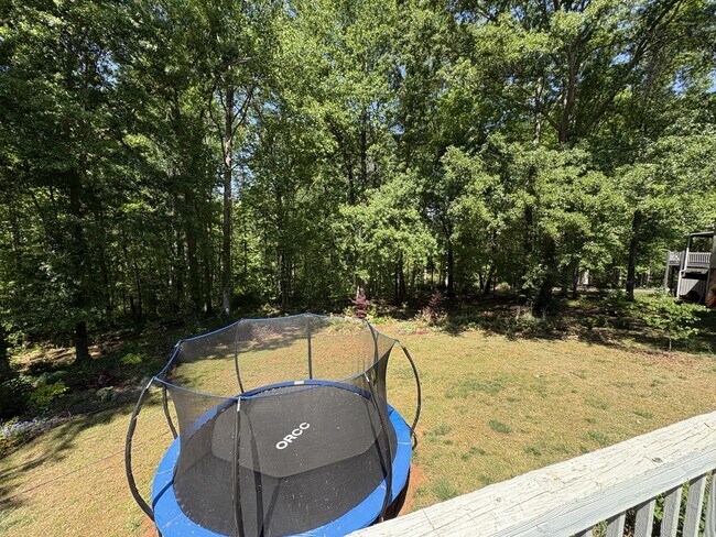 Building Photo - 321 N Valley View Dr