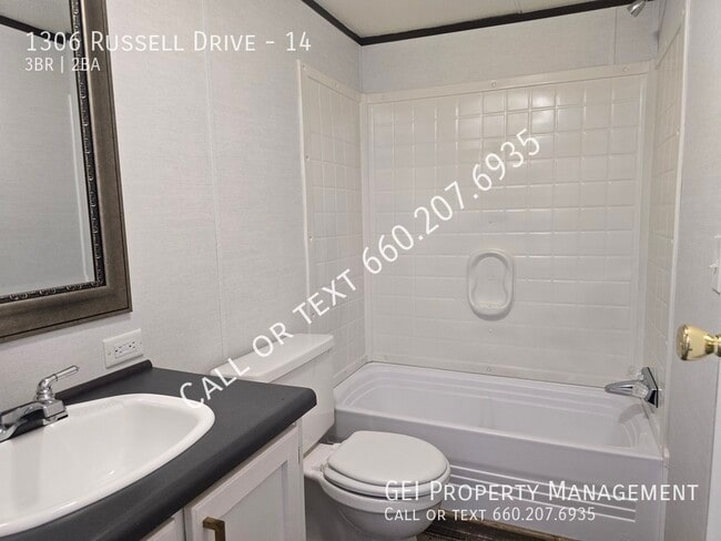 Building Photo - 1306 Russell Dr