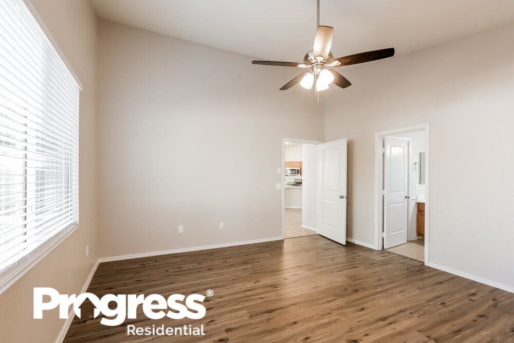 Building Photo - 4130 W Vineyard Rd