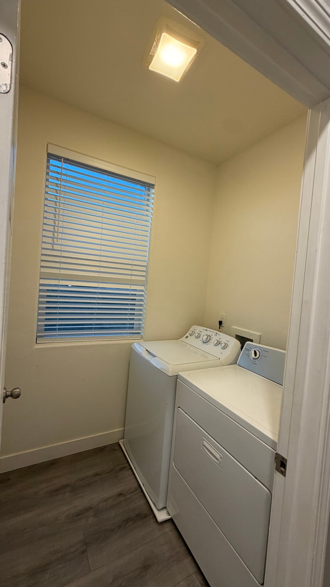 Building Photo - 6512 Manassero Way