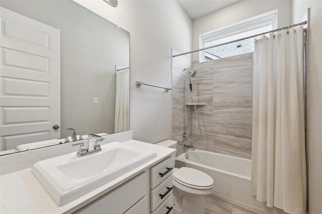 Building Photo - 9727 Birchwood Holw Trl