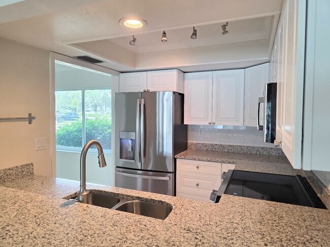 Building Photo - 11456 W Bayshore Dr
