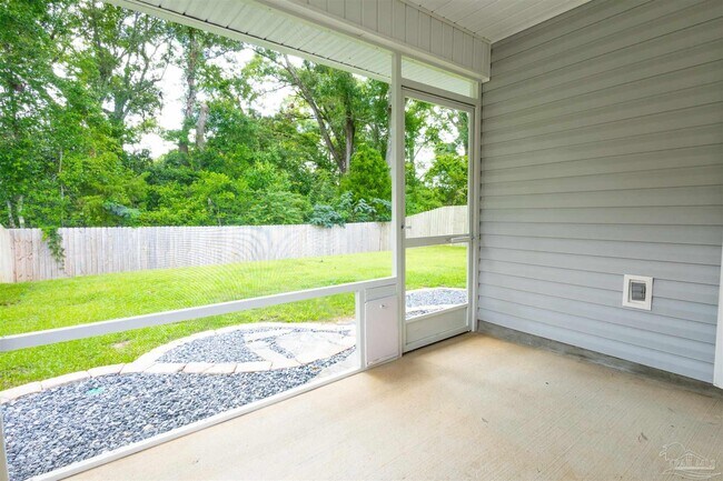 Building Photo - 975 Lovebird Ct