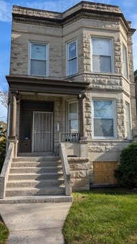 Building Photo - 7111 S Union Ave