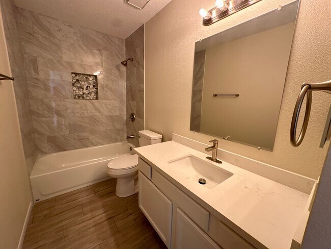 Building Photo - For Lease | 3 Bed, 2 Bath | 1,460 Sq Ft | Windsong Subdivision |