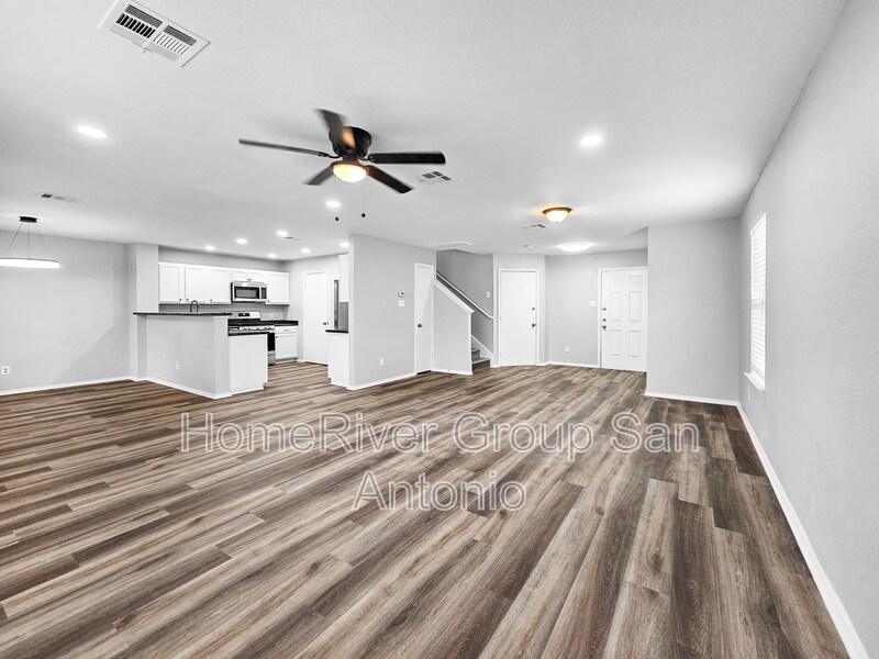 Building Photo - 2907 Candleside Dr