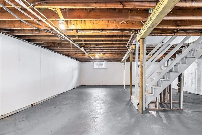 Building Photo - Beautifully Renovated 3-Bedroom Home in Woburn – $3,999.00/mo