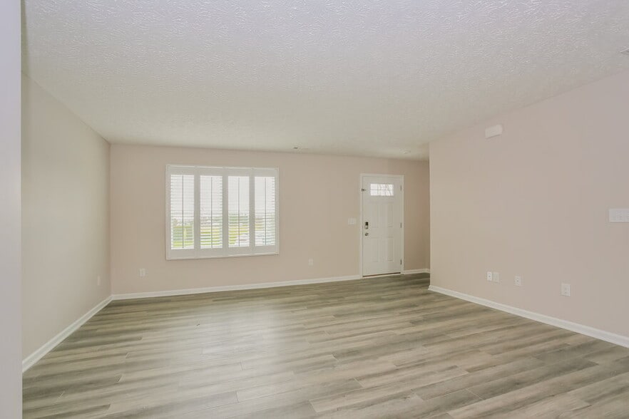 Building Photo - 4151 Swallowfield St