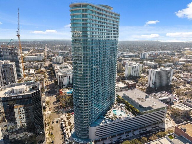 Building Photo - 400 Central Ave