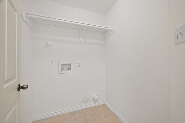 Building Photo - 6710 Bellaire Gardens Dr