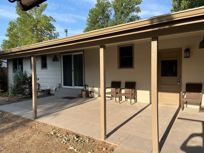 Building Photo - 1628 Smith Pl