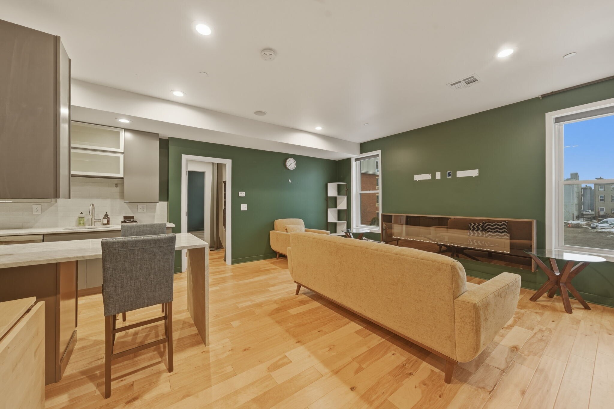 Building Photo - 186 Paris St