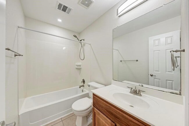 Building Photo - 18420 Dry Brook Loop