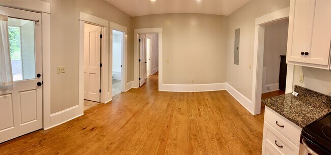 Building Photo - 142 Hiawassee Ave